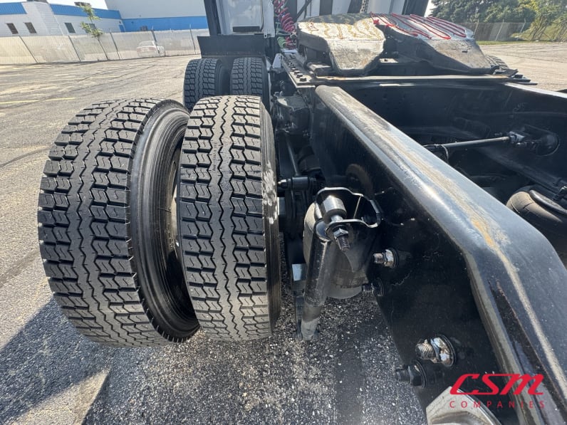 Driver side rear frame and tire tread for this 2023 Kenworth T680 (Stock number: UPJ231782)