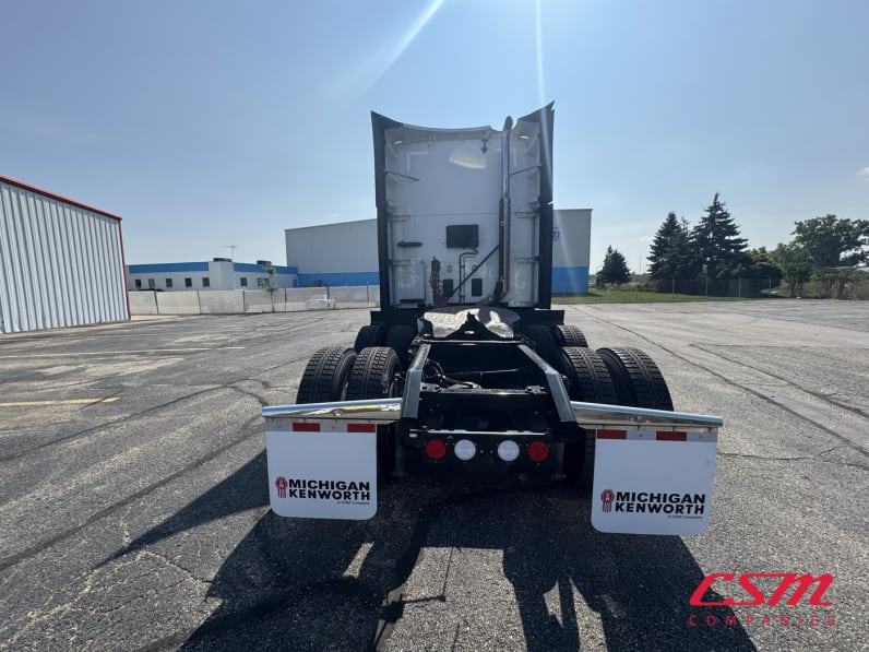 Exterior full rear view for this 2023 Kenworth T680 (Stock number: UPJ231782)