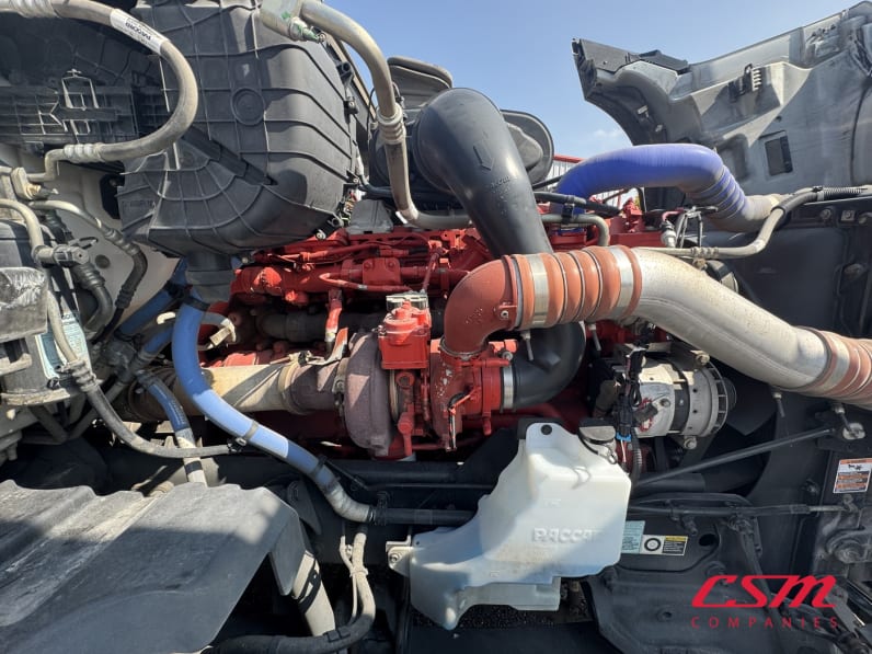 Passenger side engine for this 2023 Kenworth T680 (Stock number: UPJ231782)