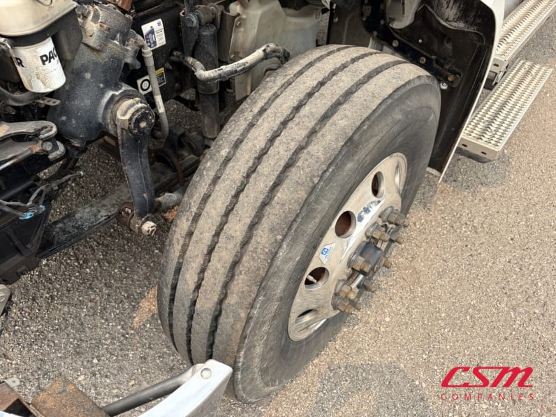 Driver side front tire tread for this 2023 Kenworth T280 (Stock number: UPM237617)Weeee