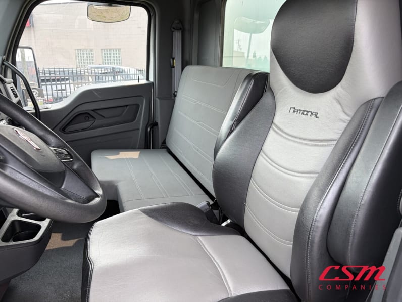 Interior seats for this 2023 Kenworth T280 (Stock number: UPM237617)Weeee