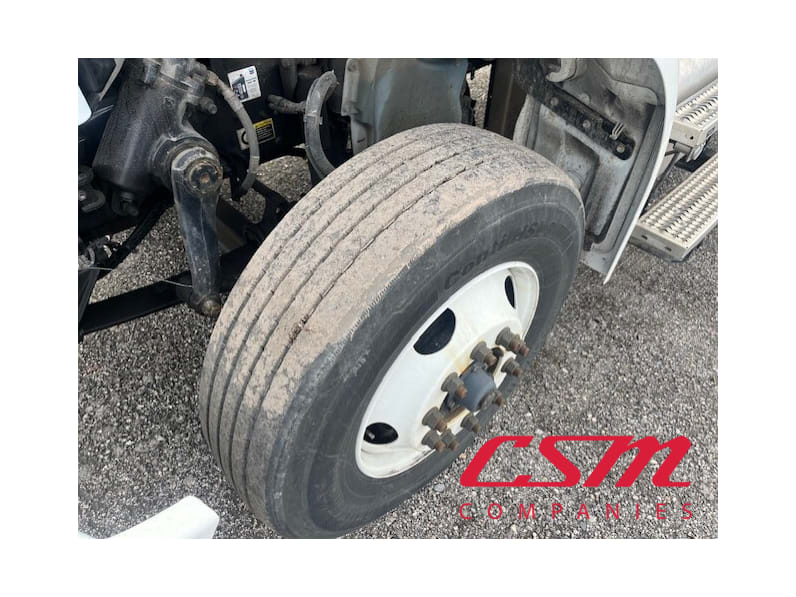 Driver side front tire tread for this 2023 Kenworth T280 (Stock number: UPM252172)