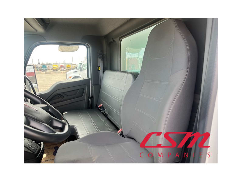 Interior seats for this 2023 Kenworth T280 (Stock number: UPM252172)