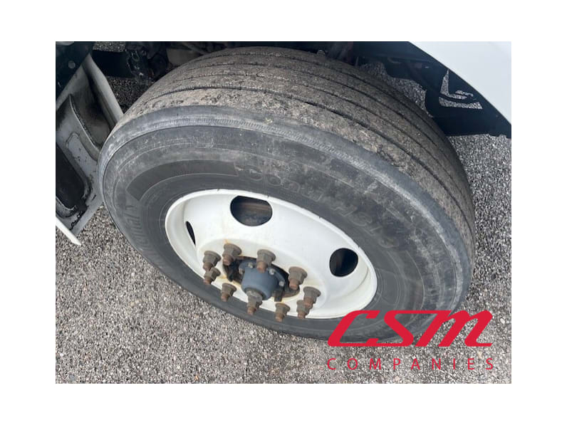 Passenger side front tire tread for this 2023 Kenworth T280 (Stock number: UPM252172)