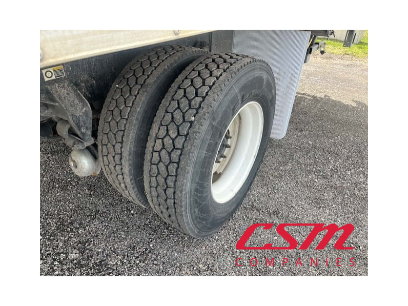 Passenger side rear frame and tire tread for this 2023 Kenworth T280 (Stock number: UPM252172)