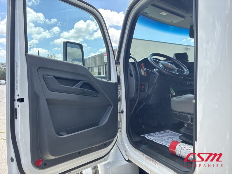 Drivers side door open for this 2023 Kenworth T380 (Stock number: UPM266511)Weeee