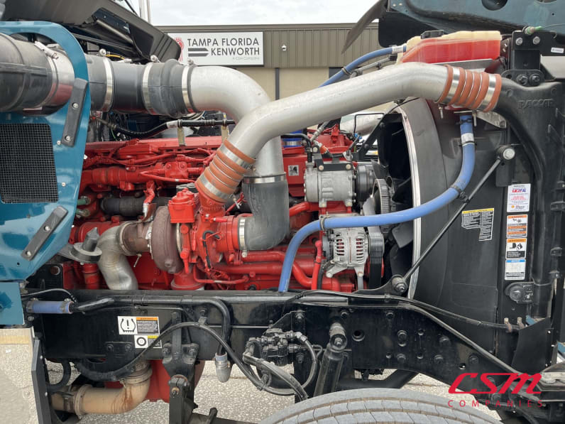 Passenger side engine for this 2023 Kenworth W900L (Stock number: UPR256936)