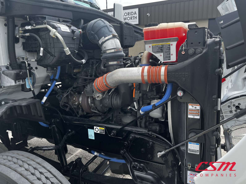Passenger side engine for this 2024 Peterbilt 567 (Stock number: URD646210)Weeee