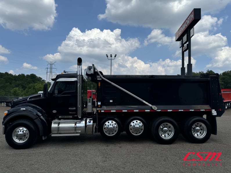 Exterior full driver side for this 2024 Kenworth T880 Short Hood (Stock number: URJ349166)Weeee
