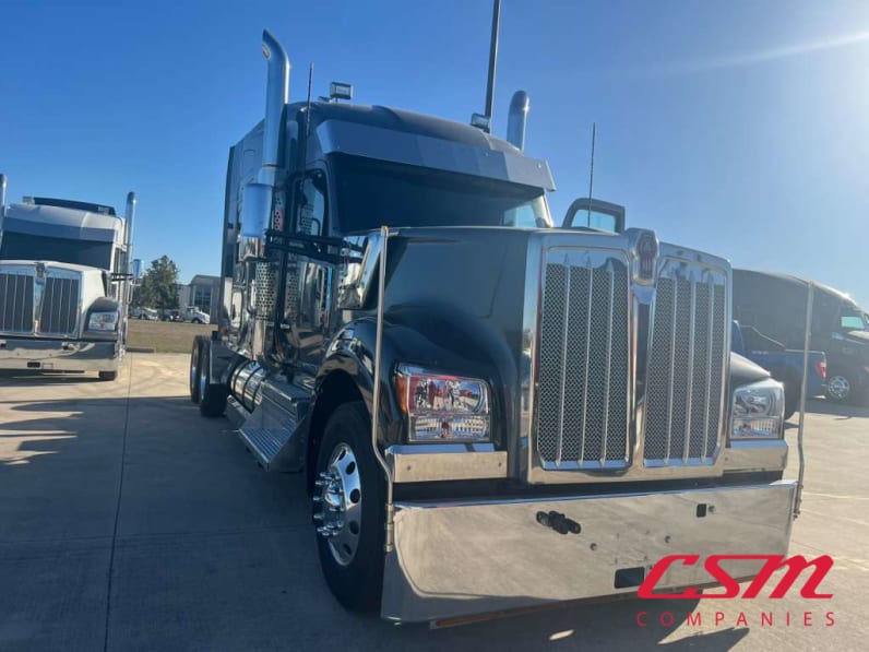 Exterior front passenger side for this 2024 Kenworth W990 (Stock number: URJ351372)