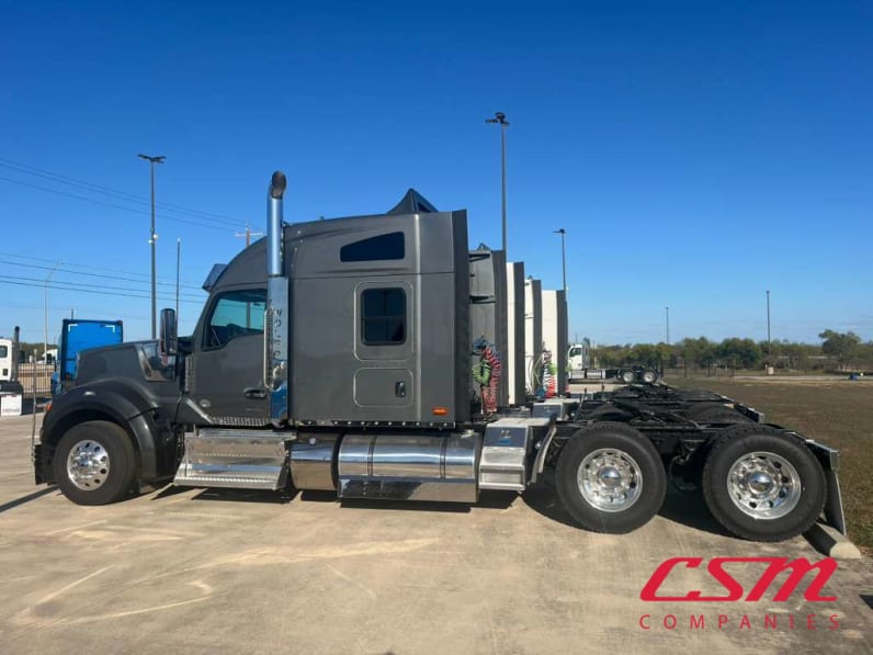 Exterior full driver side for this 2024 Kenworth W990 (Stock number: URJ351372)