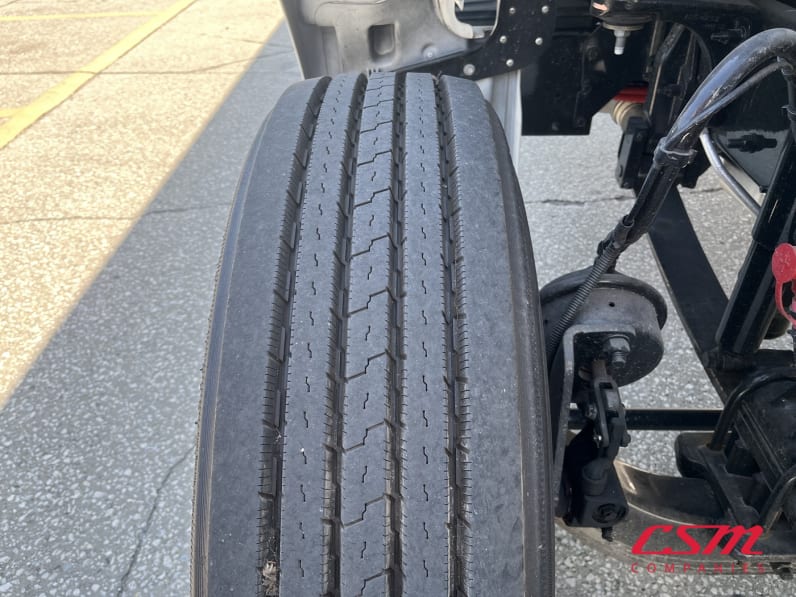 Passenger side front tire tread for this 2024 Kenworth T280 (Stock number: URM337029)