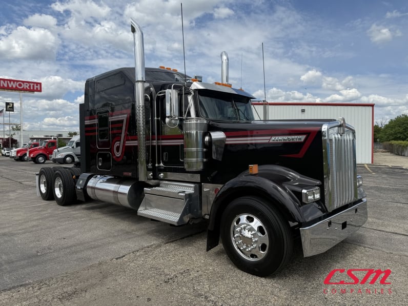 Exterior front passenger side for this 2024 Kenworth W900L (Stock number: URR336416)