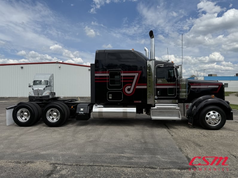 Exterior full passenger side for this 2024 Kenworth W900L (Stock number: URR336416)