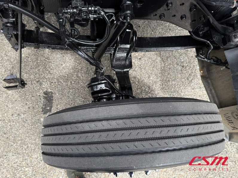 Passenger side front tire tread for this 2024 Kenworth W900L (Stock number: URR336416)