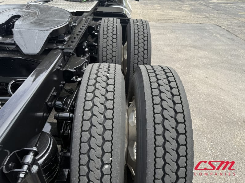 Passenger side rear frame and tire tread for this 2024 Kenworth W900L (Stock number: URR336416)