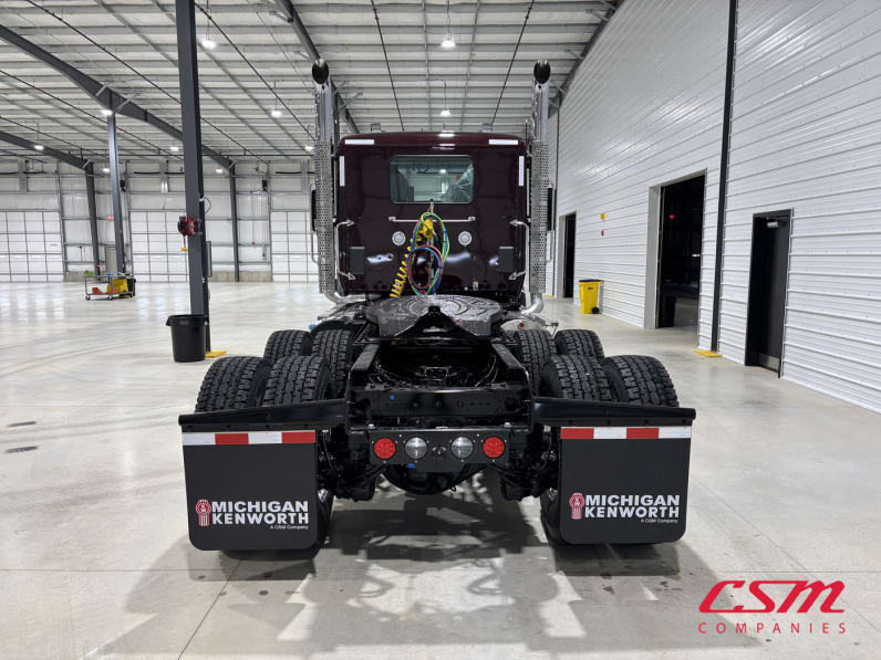 Exterior full rear view for this 2027 Kenworth T880S (Stock number: VJ228893)