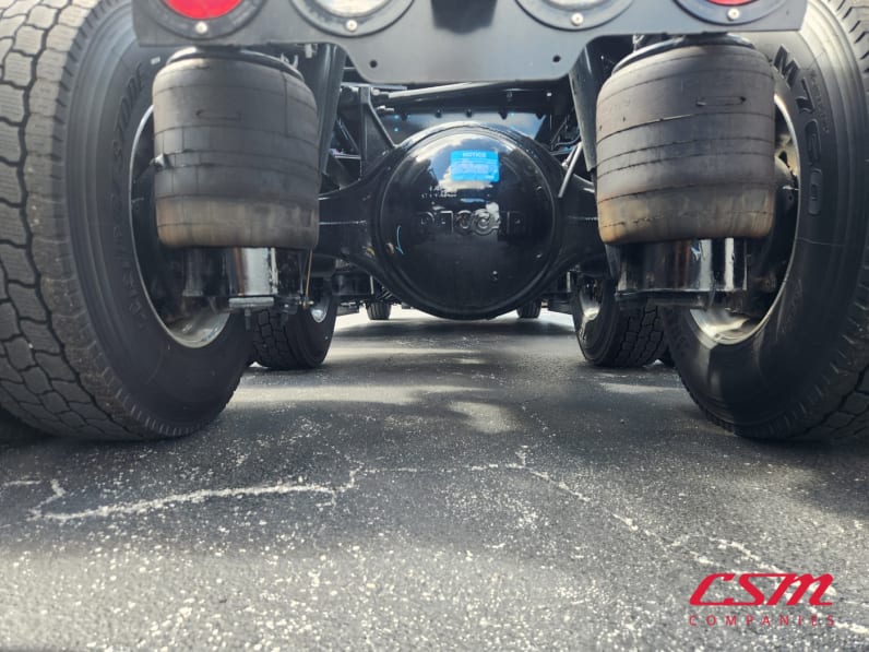 Center rear frame for this 2027 Kenworth T680 (Stock number: VJ233069)Weeee