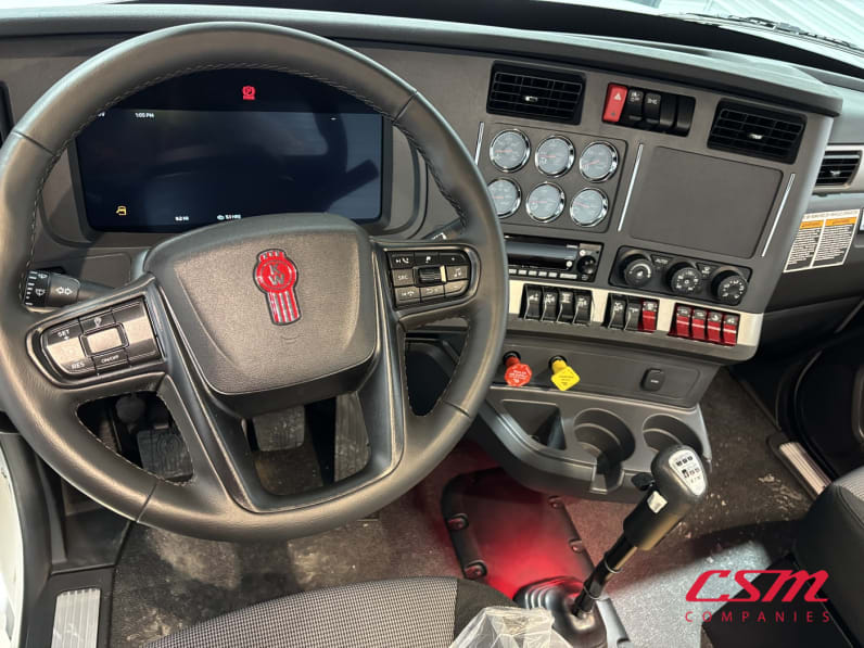 Interior dash for this 2027 Kenworth T880 (Stock number: VJ238538)
