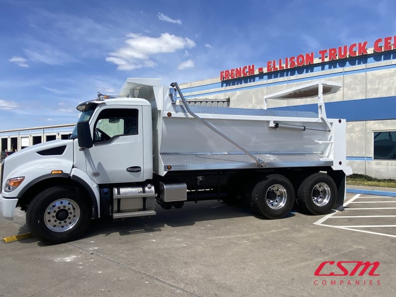 Exterior full driver side for this 2027 Kenworth T480 (Stock number: VJ238970)Weeee