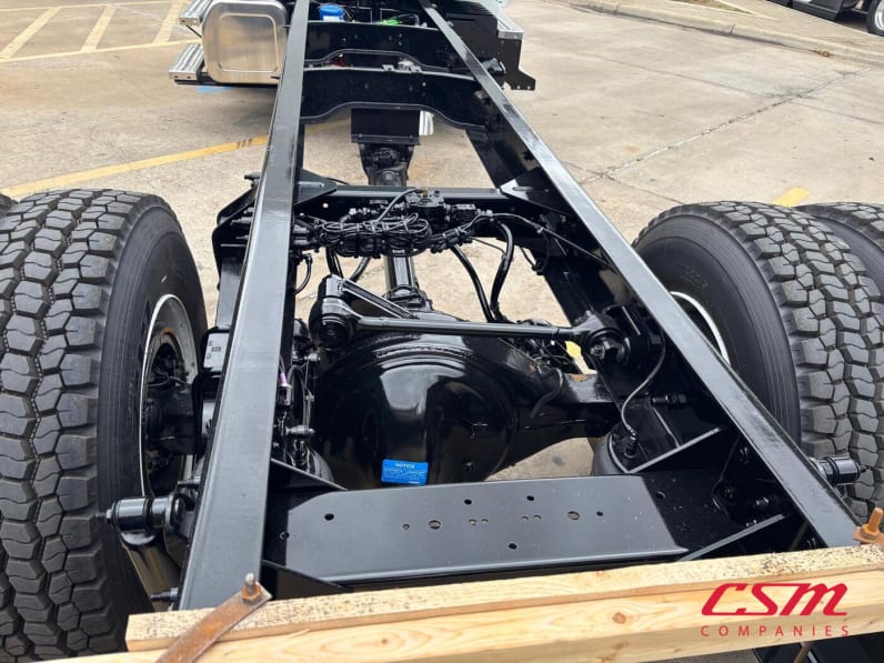Center rear frame for this 2027 Kenworth T280 (Stock number: VJ239142)Weeee