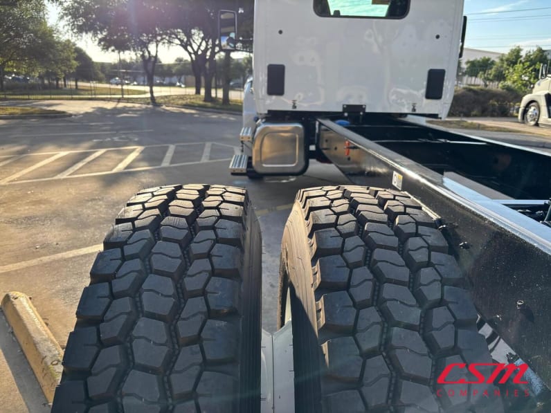 Driver side rear frame and tire tread for this 2027 Kenworth T280 (Stock number: VJ239142)Weeee