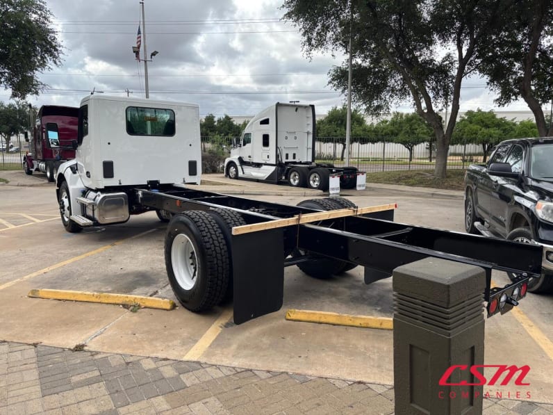Exterior rear driver side for this 2027 Kenworth T280 (Stock number: VJ239142)Weeee