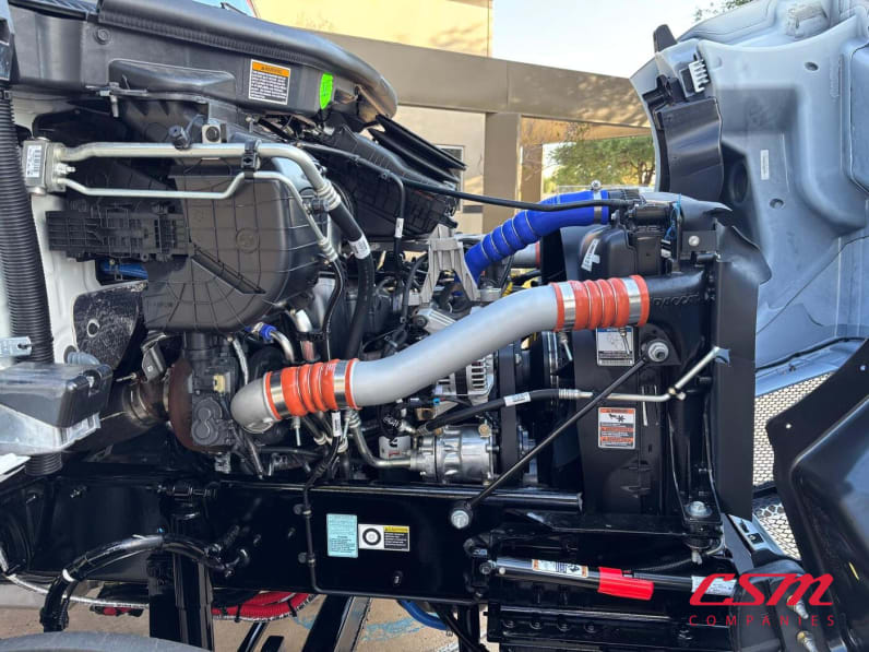 Passenger side engine for this 2027 Kenworth T280 (Stock number: VJ239142)Weeee