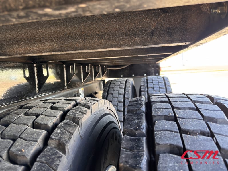 Driver side rear frame and tire tread for this 2027 Kenworth T480 (Stock number: VJ239775)Weeee