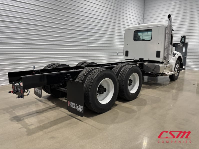 Exterior rear passenger side for this 2027 Kenworth T480 (Stock number: VJ240069)Weeee