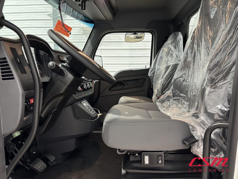 Drivers side door open for this 2027 Kenworth T480 (Stock number: VJ240613)Weeee