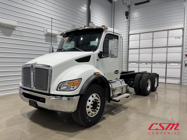 Exterior front drivers side for this 2027 Kenworth T480 (Stock number: VJ240613)Weeee