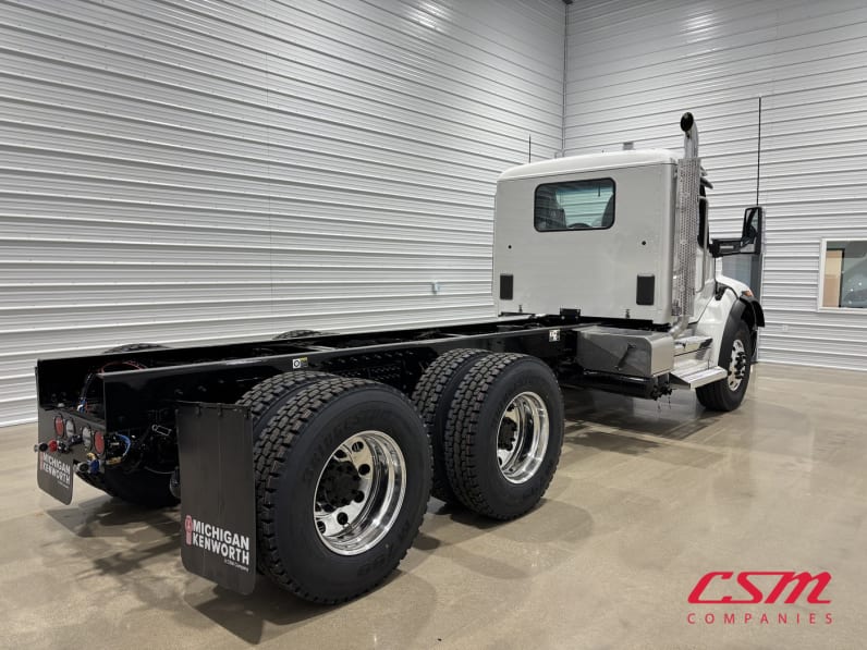 Exterior rear passenger side for this 2027 Kenworth T480 (Stock number: VJ240613)Weeee