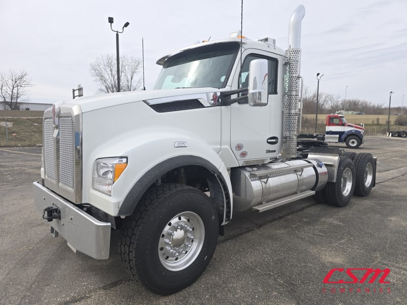 Exterior front drivers side for this 2027 Kenworth T880S (Stock number: VJ240855)Weeee