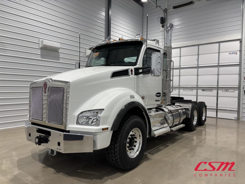Exterior front drivers side for this 2027 Kenworth T880 (Stock number: VJ240856)Weeee