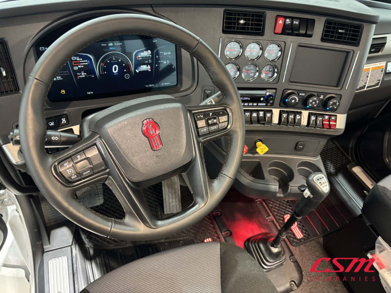 Interior dash for this 2027 Kenworth T880 (Stock number: VJ240856)Weeee
