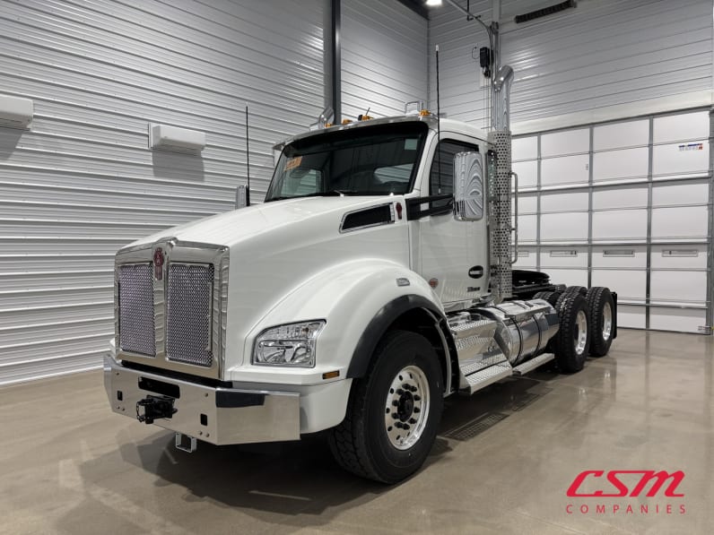 Exterior front drivers side for this 2027 Kenworth T880 (Stock number: VJ241556)Weeee