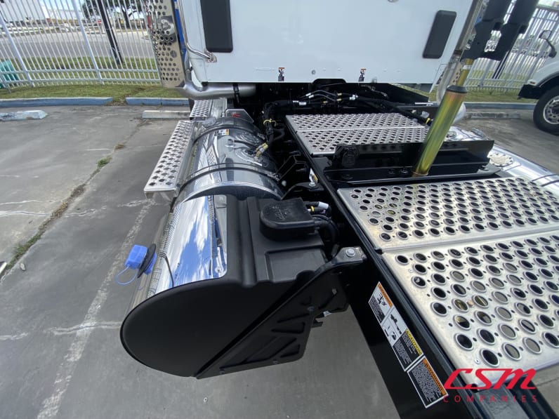 VJ241901-2027-Kenworth-T880Weeee