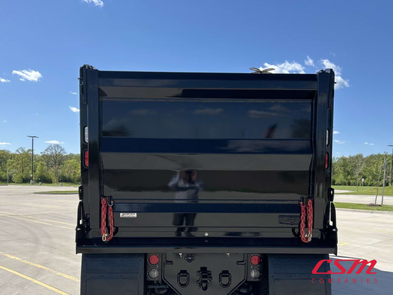 Exterior full rear view for this 2027 Kenworth T880 (Stock number: VJ241909)Weeee
