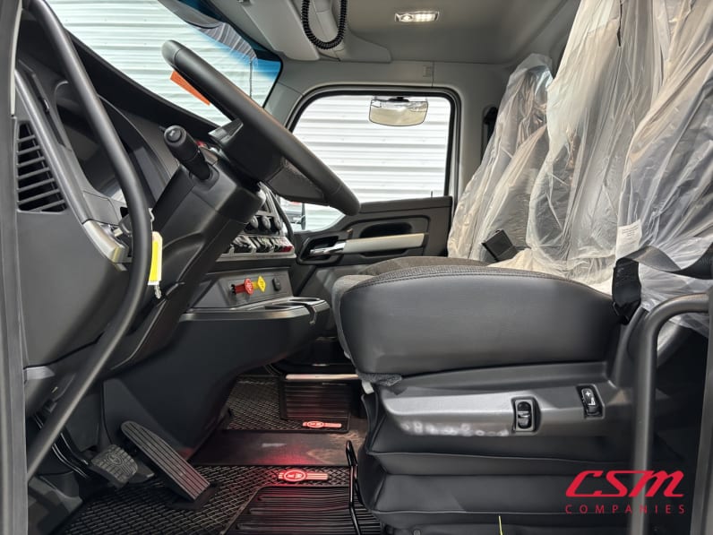Drivers side door open for this 2027 Kenworth T880 (Stock number: VJ241916)Weeee