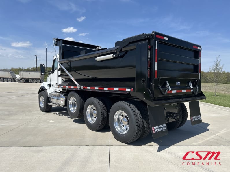 Exterior rear driver side for this 2027 Kenworth T880 (Stock number: VJ241917)Weeee