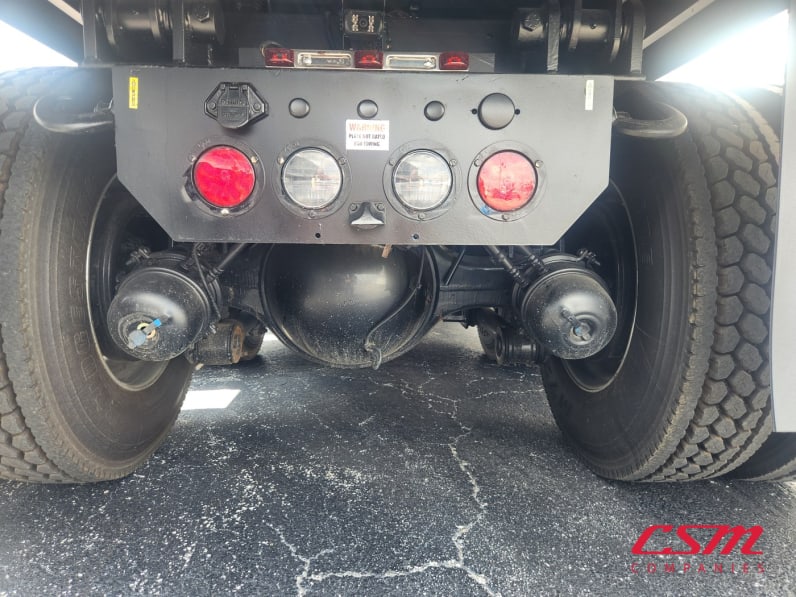 Center rear frame for this 2027 Kenworth T880 (Stock number: VJ243553)Weeee