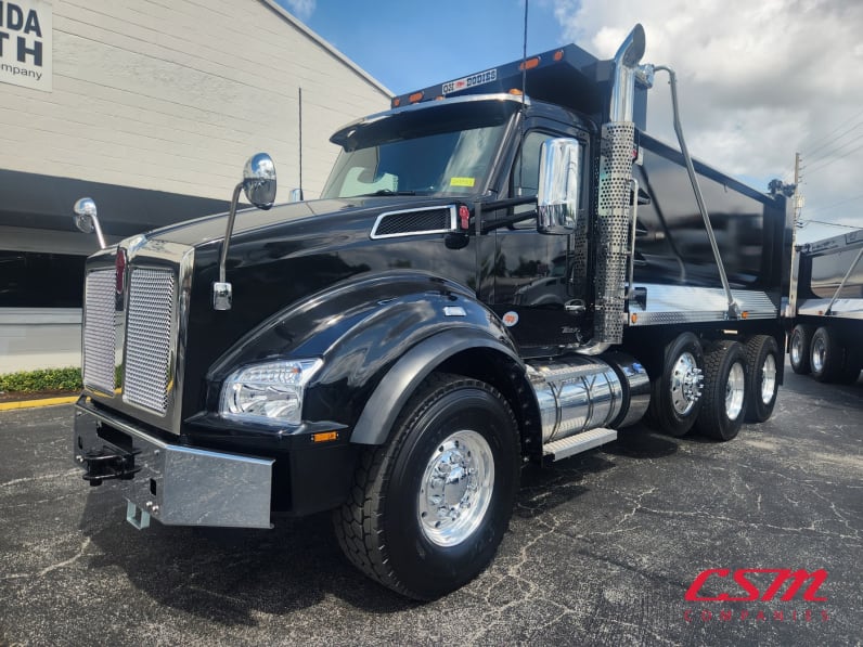 Exterior front drivers side for this 2027 Kenworth T880 (Stock number: VJ243553)Weeee