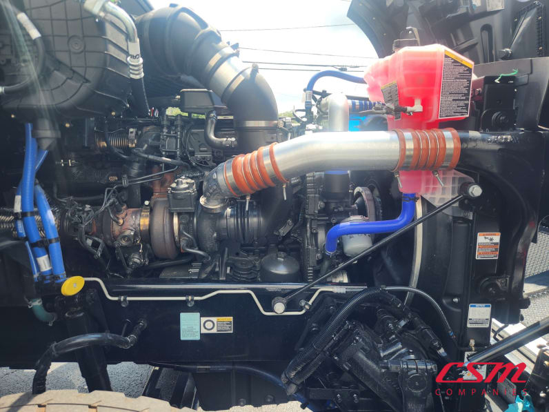 Passenger side engine for this 2027 Kenworth T880 (Stock number: VJ243553)Weeee