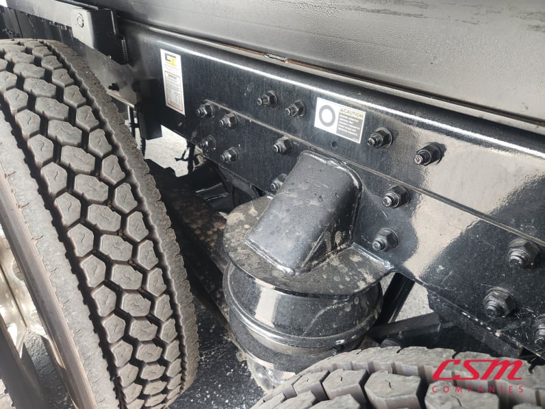 Driver side rear frame and tire tread for this 2027 Kenworth T880 (Stock number: VJ243554)Weeee