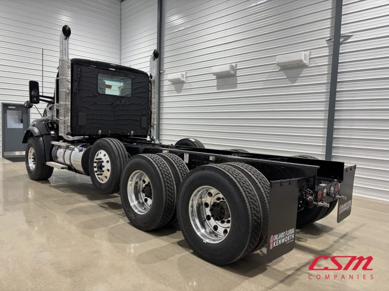 Exterior rear driver side for this 2027 Kenworth T880 (Stock number: VJ243556)Weeee