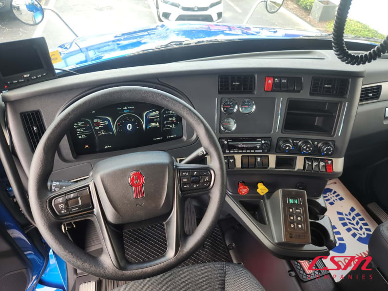 Interior dash for this 2027 Kenworth T880 (Stock number: VJ243580)Weeee