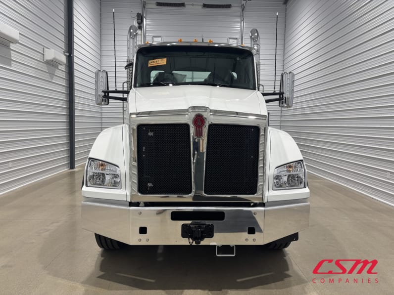 Exterior full front view for this 2027 Kenworth T880 (Stock number: VJ249791)Weeee