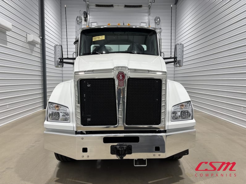 Exterior full front view for this 2027 Kenworth T880 (Stock number: VJ249792)Weeee