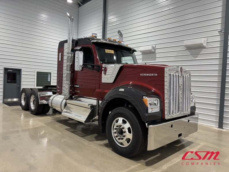 Exterior front passenger side for this 2027 Kenworth W990 (Stock number: VJ249796)Weeee